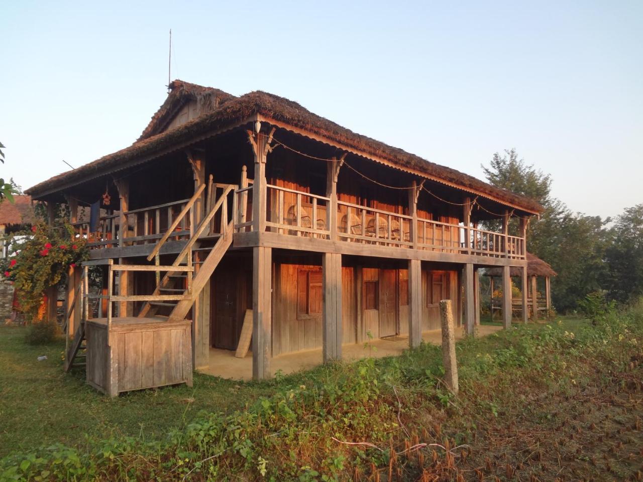 Shanta Ghar A Rustic Guesthouse Chitwan Zewnętrze zdjęcie