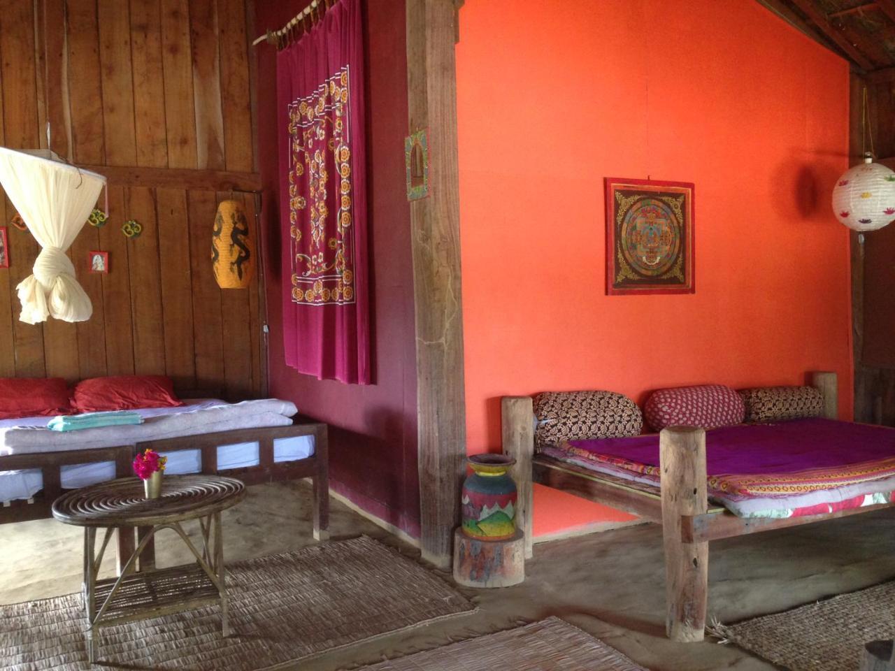 Shanta Ghar A Rustic Guesthouse Chitwan Zewnętrze zdjęcie