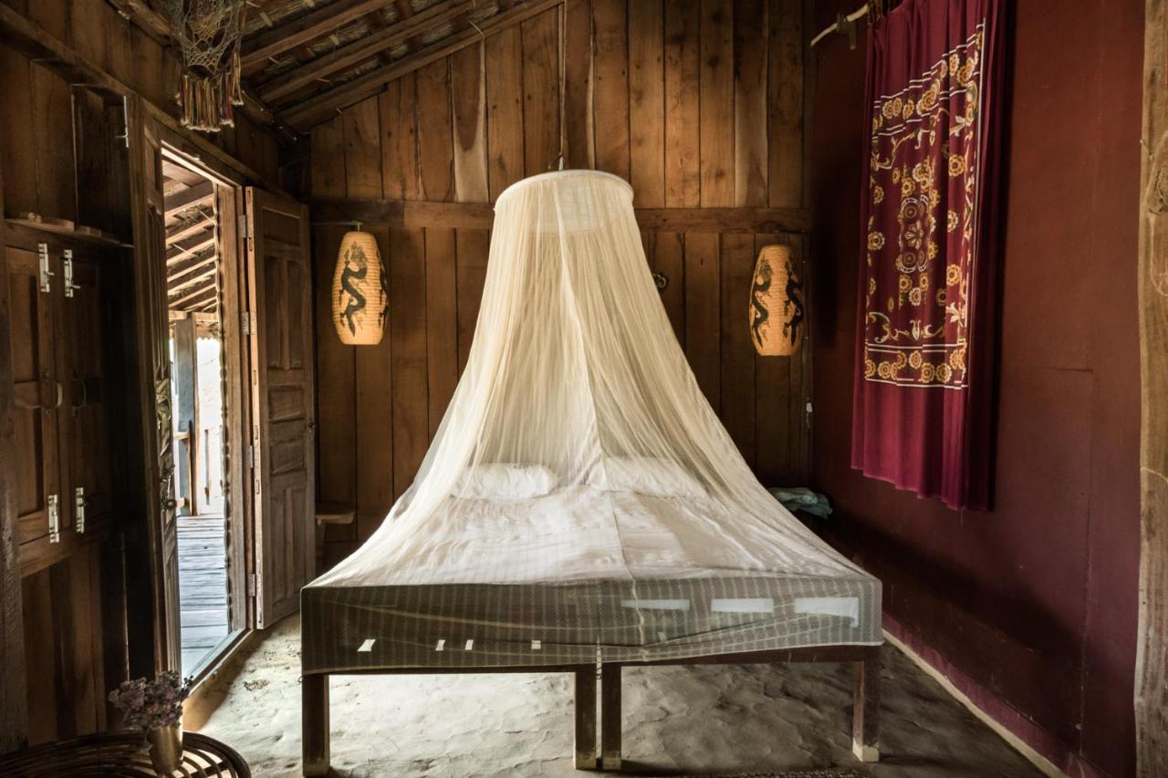 Shanta Ghar A Rustic Guesthouse Chitwan Zewnętrze zdjęcie