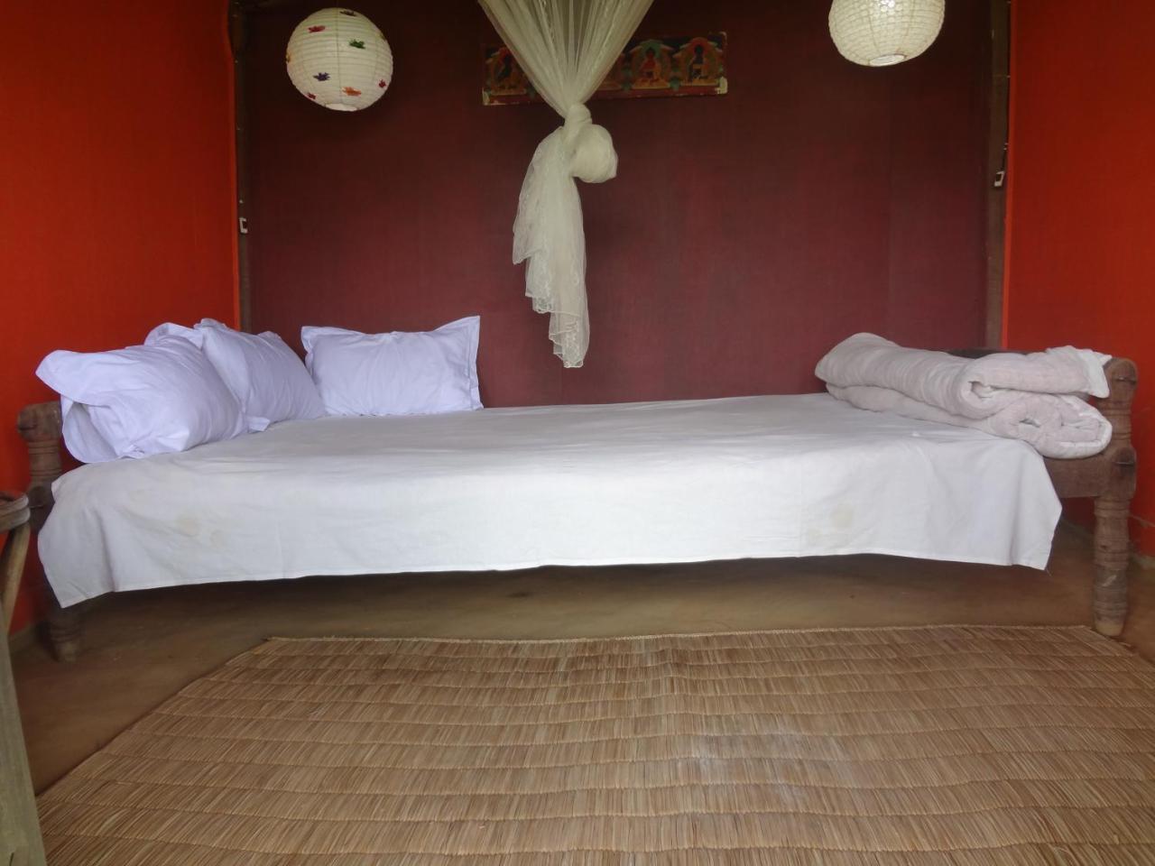 Shanta Ghar A Rustic Guesthouse Chitwan Zewnętrze zdjęcie